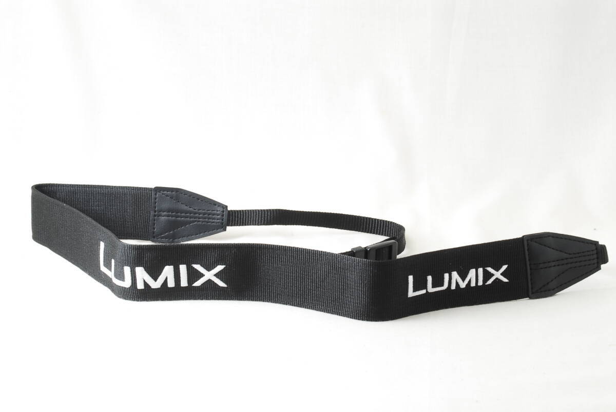 ☆新品☆LUMIX カメラ ストラップ 黒色(ブラック)×白色(ホワイト)×赤色(レッド) 刺繍文字 ルミックス ミラーレス一眼 Camera Strap G☆