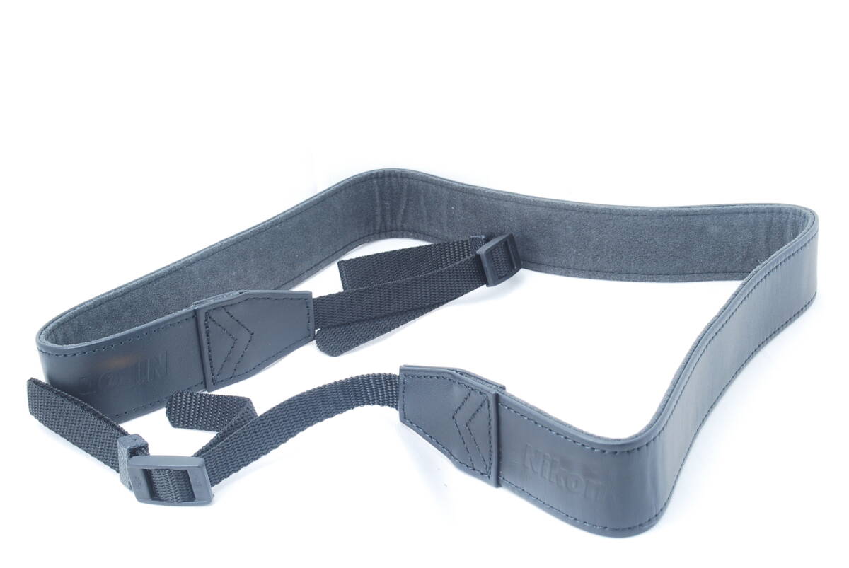 ☆新品・未使用☆Nikon ニコン カメラ ストラップ 型押し文字 黒色(ブラック) 幅約3cm 生産終了品 ショルダー ネック Camera Strap☆