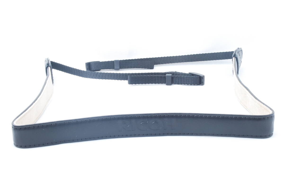 ☆新品・未使用☆RICOH リコー 純正 カメラ ストラップ 黒色(ブラック) 型押し文字 コンパクトカメラ デジカメ フィルム Camera Strap☆