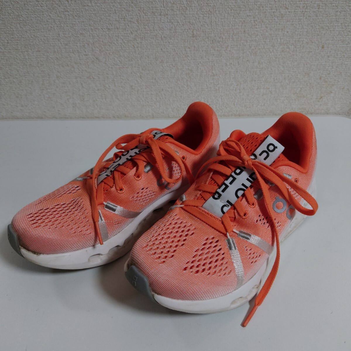 On Cloudsurfer スニーカー 22cm 靴 オン　クラウドサーファー