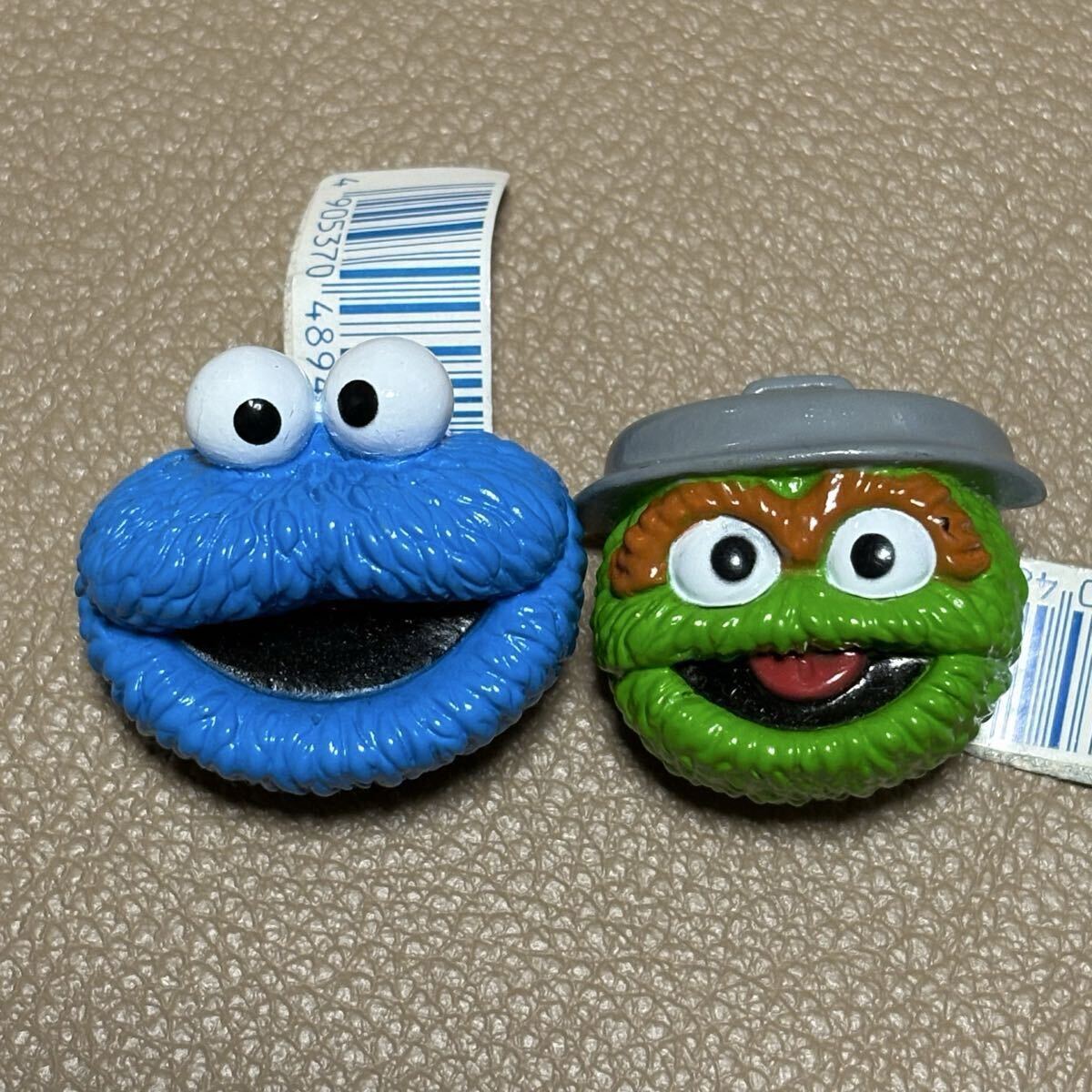 【Vintage】未使用 セサミストリート クッキーモンスター オスカー セット ソフビ バッジ バッチ ピンズ PVC フィギュア Sesame Street 