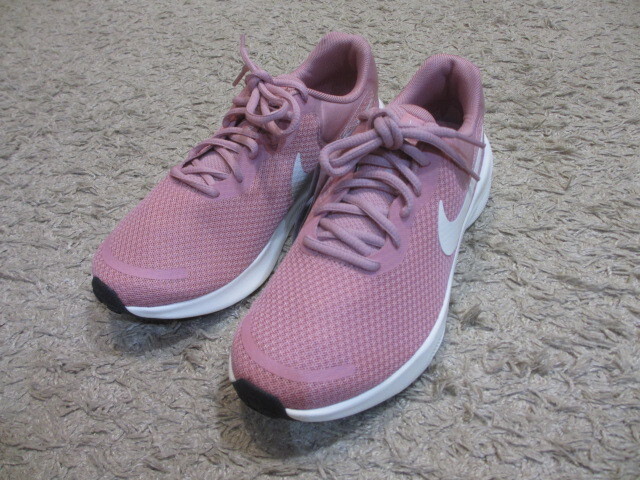 NIKE ナイキ　スニーカー　レボリューション 7　24.5センチ レディース / 24.5cm 24.5 シューズ ランニングシューズ 靴 女性 ブランド