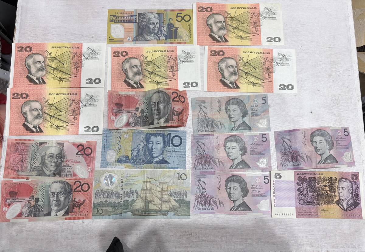 【美品】オーストラリアドル 旧紙幣 5ドル×5、10ドル×2、20ドル×8、50ドル×1 合計255ドル 新旧紙幣混在