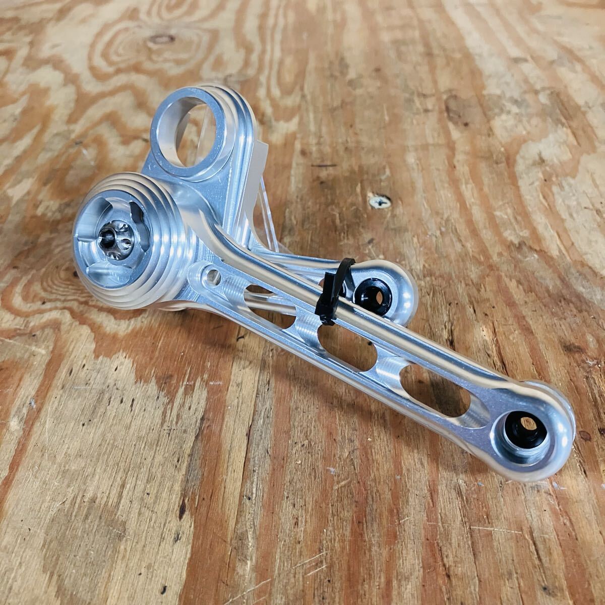 【未使用】RIDEA BROMPTON用 テンショナー 3速対応 シルバー アルミ削り出し ブロンプトン リディア M3L M6L S2L S6L P6L M3R 