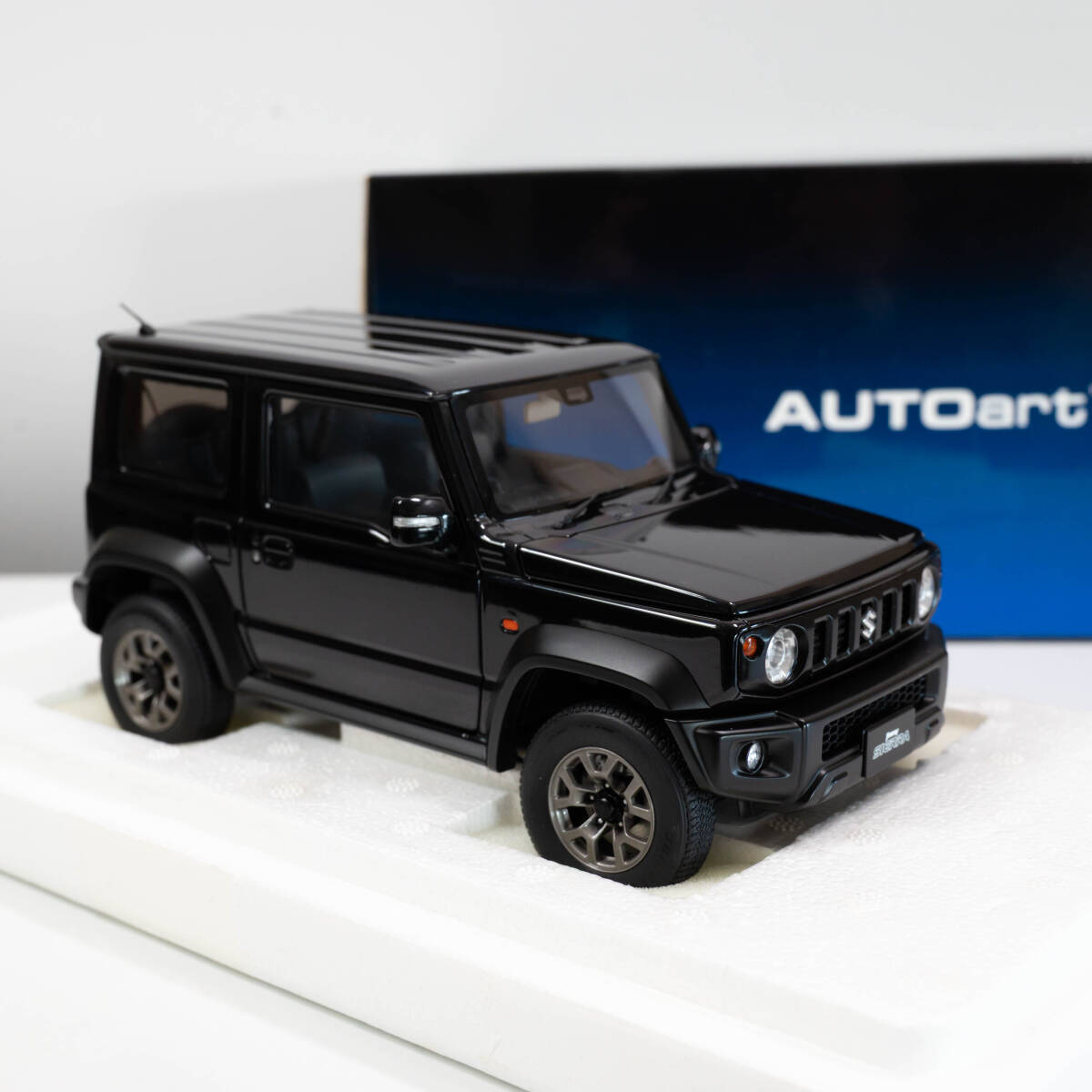 AUTOart 1/18 スズキ ジムニー シエラ (JB74) 4代目 ブルーイッシュブラックパール 78508 オートアート ミニカー 模型 #ST-05029