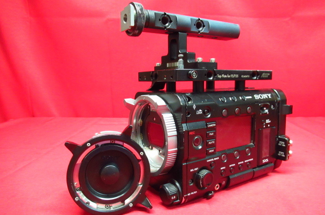 通電確認のみ SONY ソニー ビデオカメラ PMW-F55 ソリッドステート メモリーカムコーダー 現状品 7KH1226A-F3