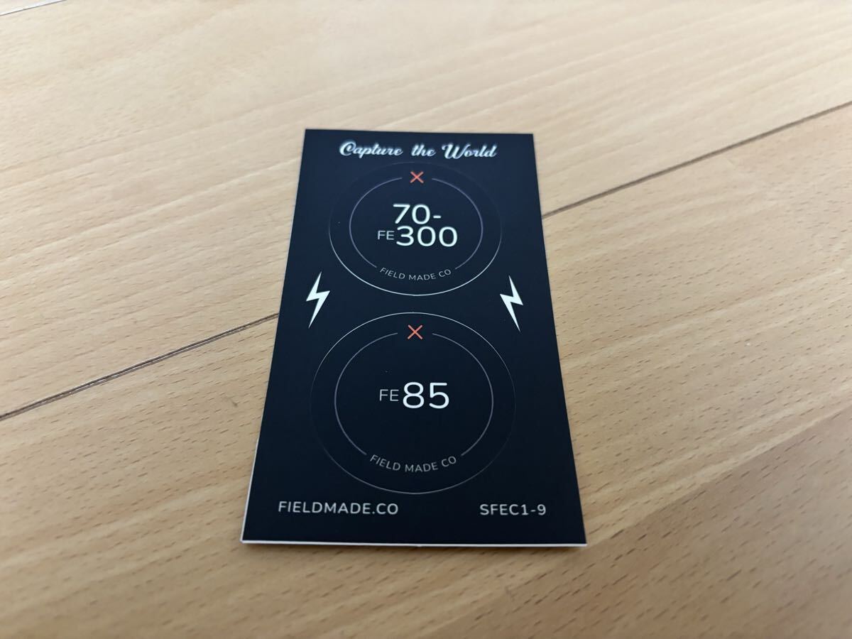 【新品未使用 / 送料無料】 FIELD MADE インジケーター ステッカー ソニー SONY FE 70−300、85 レンズキャップ用