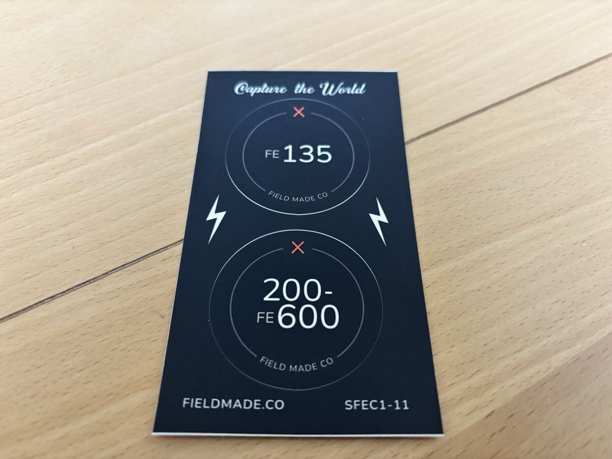 【新品未使用 / 送料無料】 FIELD MADE インジケーター ステッカー ソニー SONY FE 135、200−600 レンズキャップ用