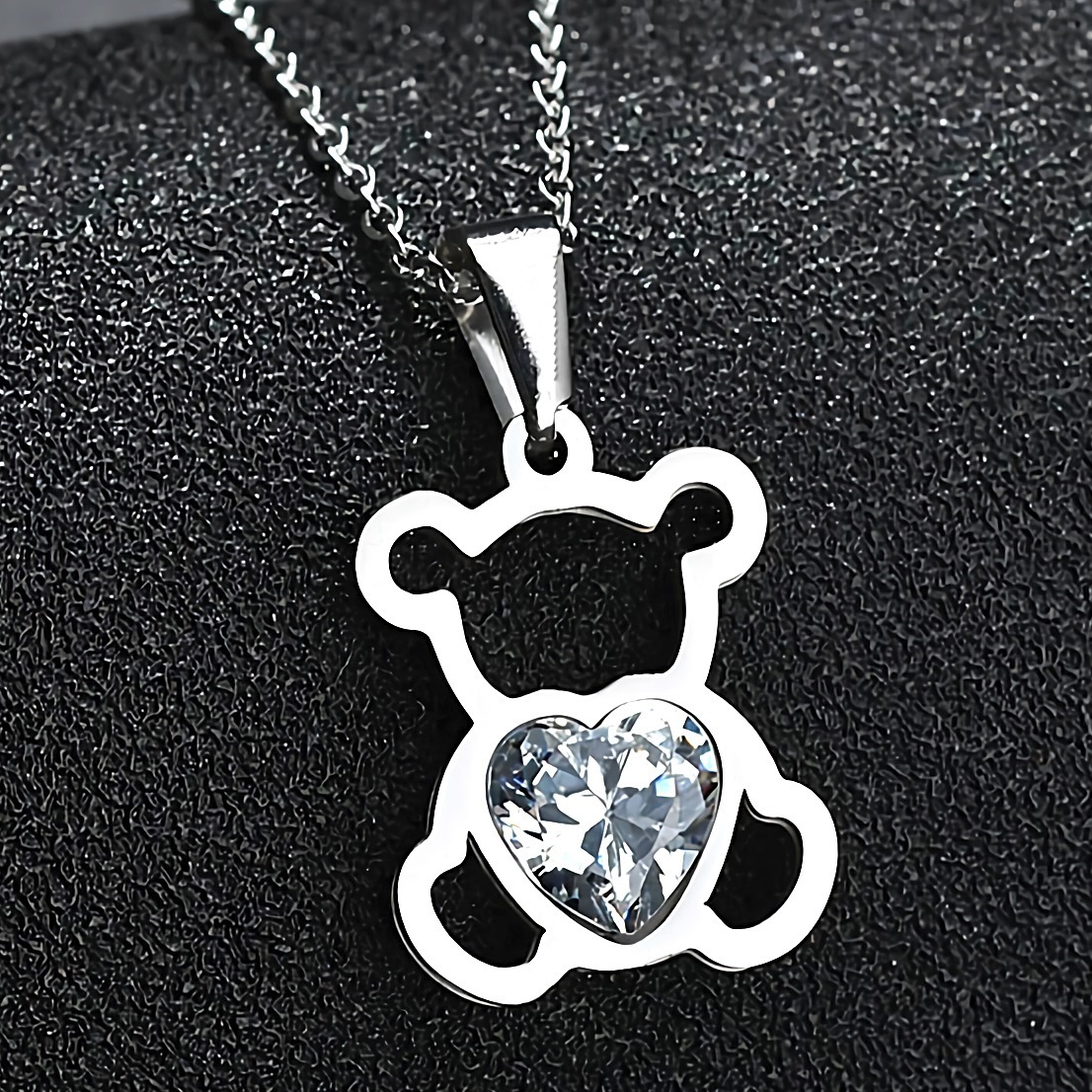 新品1点限り★送料無料★クマの贈物ハートダイヤモンド シルエットプラチナ仕上シルバーネックレス 誕生日プレゼント旅行春ギフト国内発送