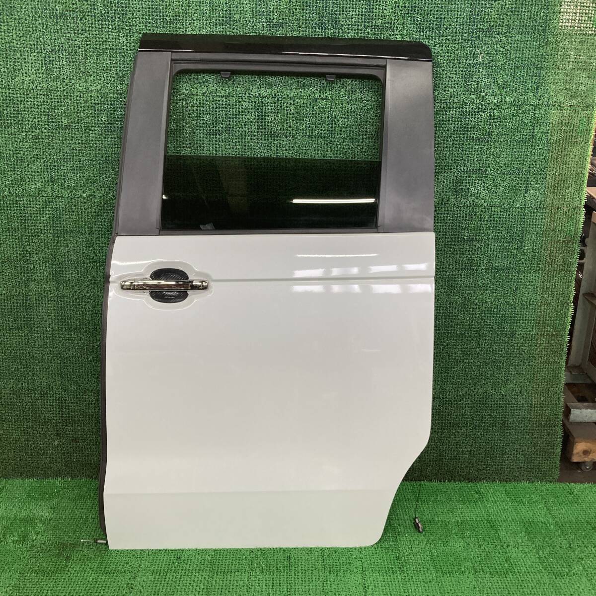 値下げ再出品！！ N-BOX JF5 リア左 ドア オートスライド AGC M3P2 カラー NH883PA ホワイト系(A2012)