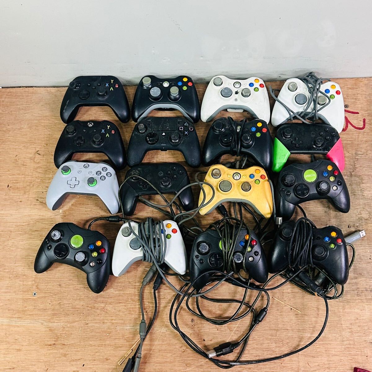 Microsoft マイクロソフト XBOX 各種 コントローラー 16ピースまとめ売り 現状渡し