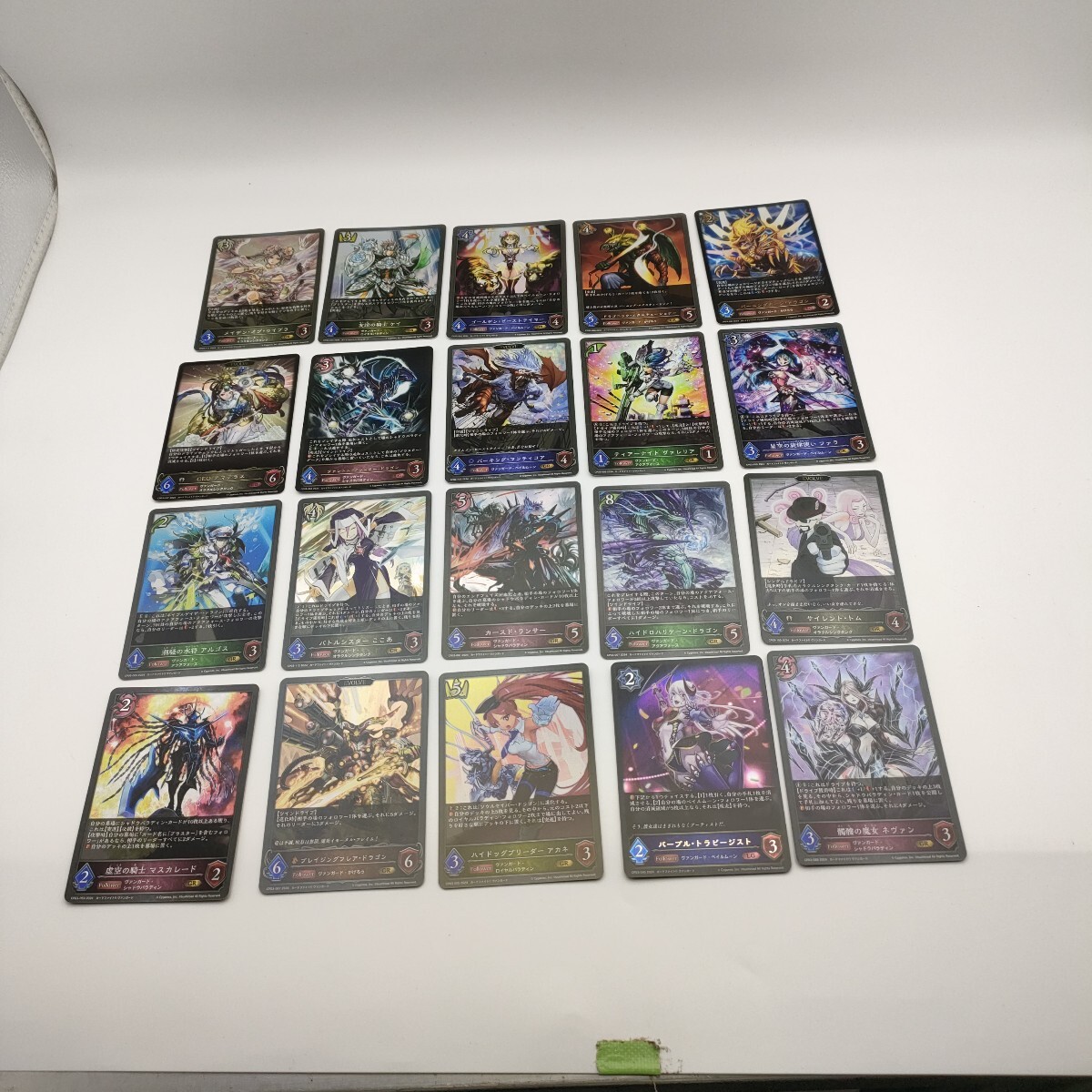 ★ シャドウバースエボルヴのカードまとめ売り ノーマル【約76枚】キラキラカード【約20枚】あります