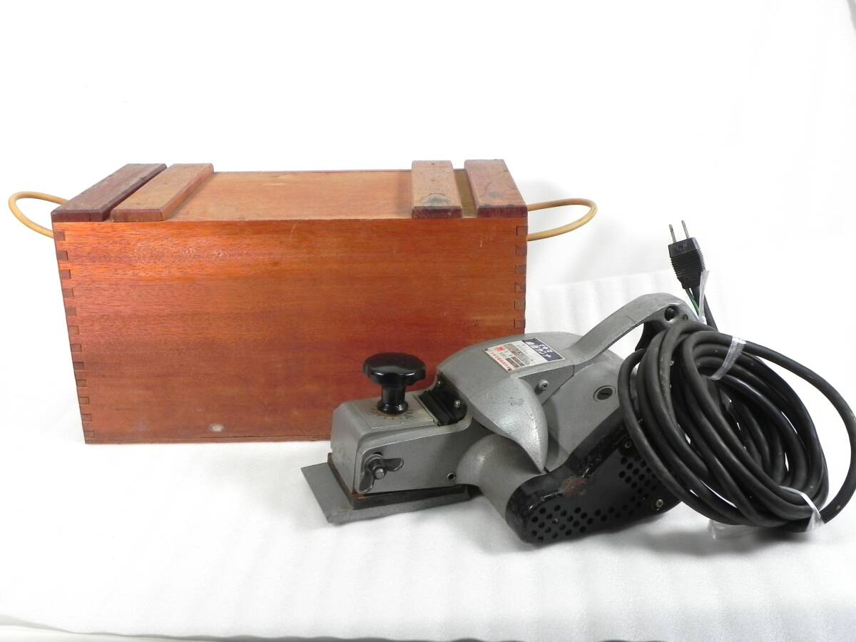 [R5469]makita/マキタ 曲面カンナ 82㎜ モデル 1001 100V ケース付き