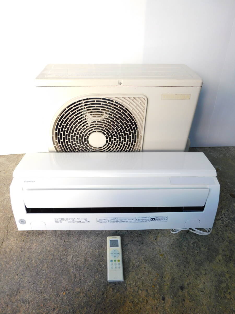 t203 TOSHIBA 東芝 RAS-F221M(W) ルームエアコン おもに6畳用 6～9畳 100V 内部クリーン 熱交換器/送風路