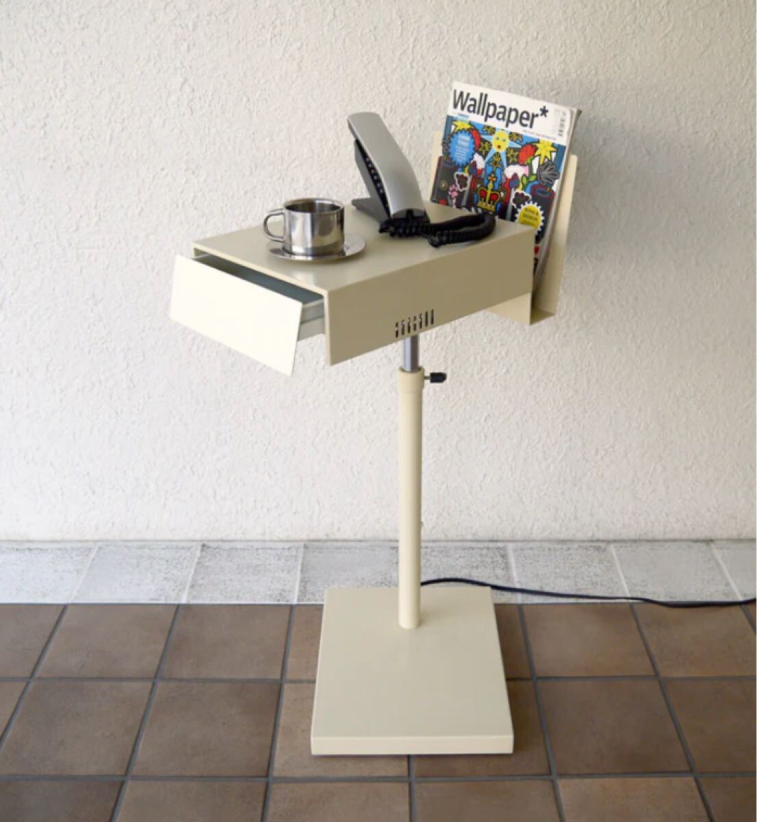 美品【カッシーナ ・ イクスシー】1台多役！ ユービック サイドテーブル 引き出し 照明 充電 マガジンラック テーブル シルバー廃盤 レア