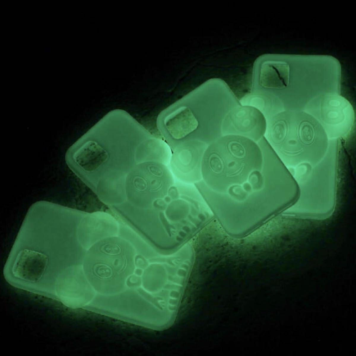 【新品】光る　iPhone11Pro用 村上隆 Luminescent DOB iPhone Case (Body)ダブ アイフォンケース MURAKAMI　TAKASHI　カイカイキキ