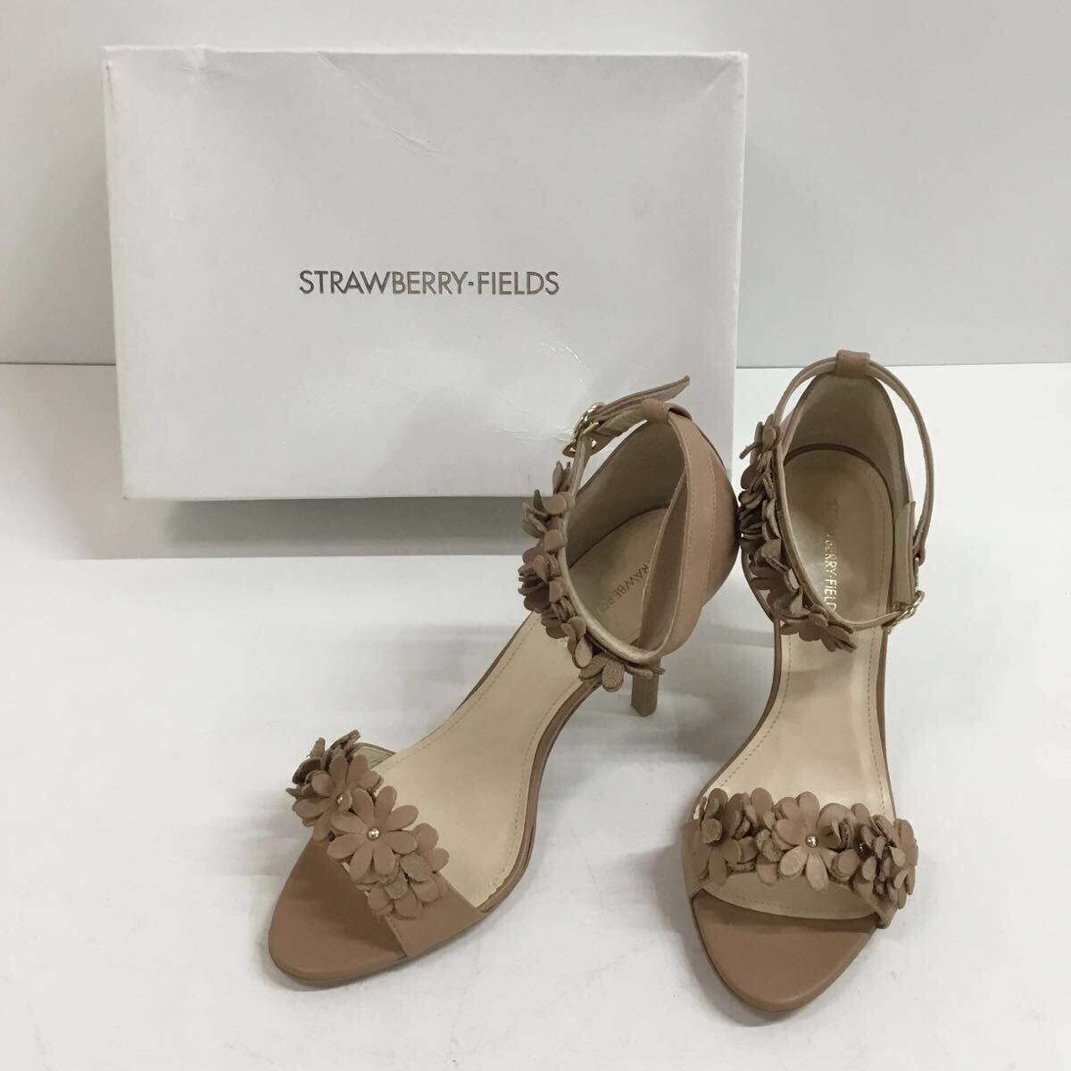 【ほぼ未使用】STRAWBERRY-FIELDS ストロベリーフィールズ フラワーモチーフ アンクルストラップサンダル ベージュ ピンクベージュ 24.5cm