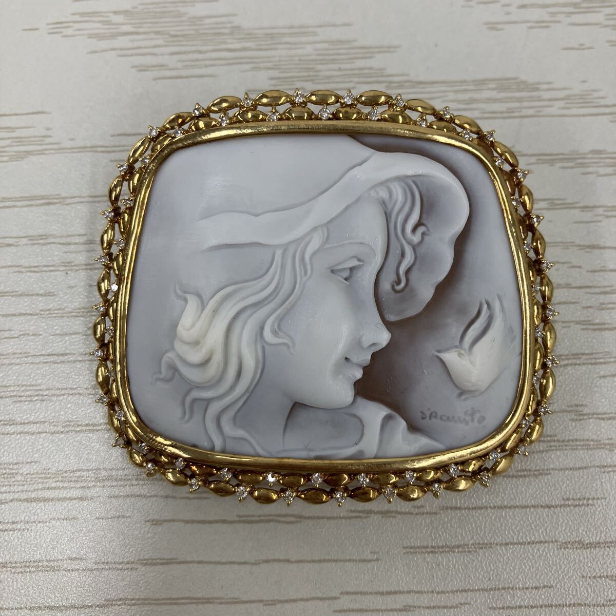 【 S1338-q】 K18 カメオ 0.759 刻印あり ブローチ ペンダントトップ アクセサリー 女性横顔　総重量36.12g