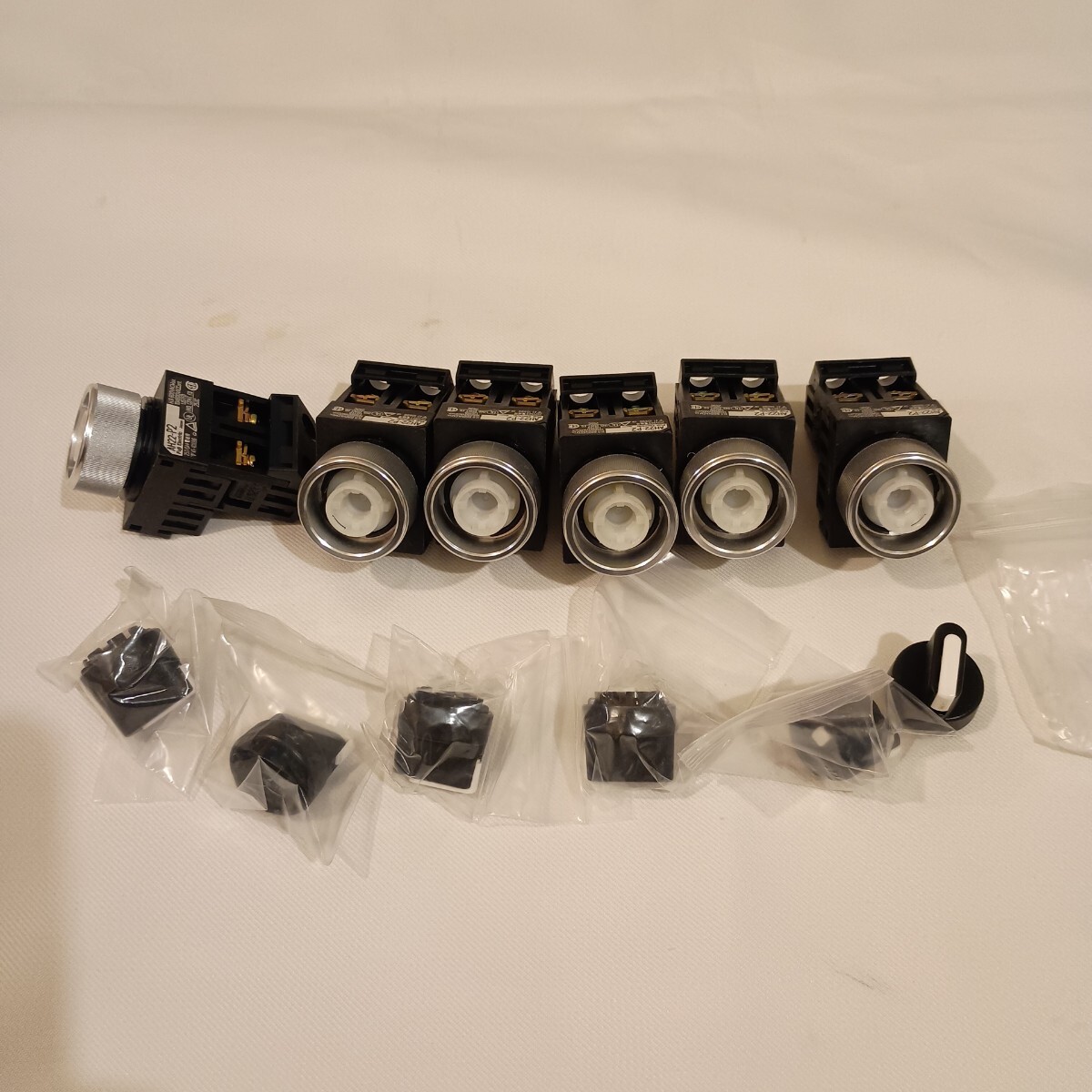 AH22-P2 セレクタスイッチ富士電機まとめて6個　電子部品　