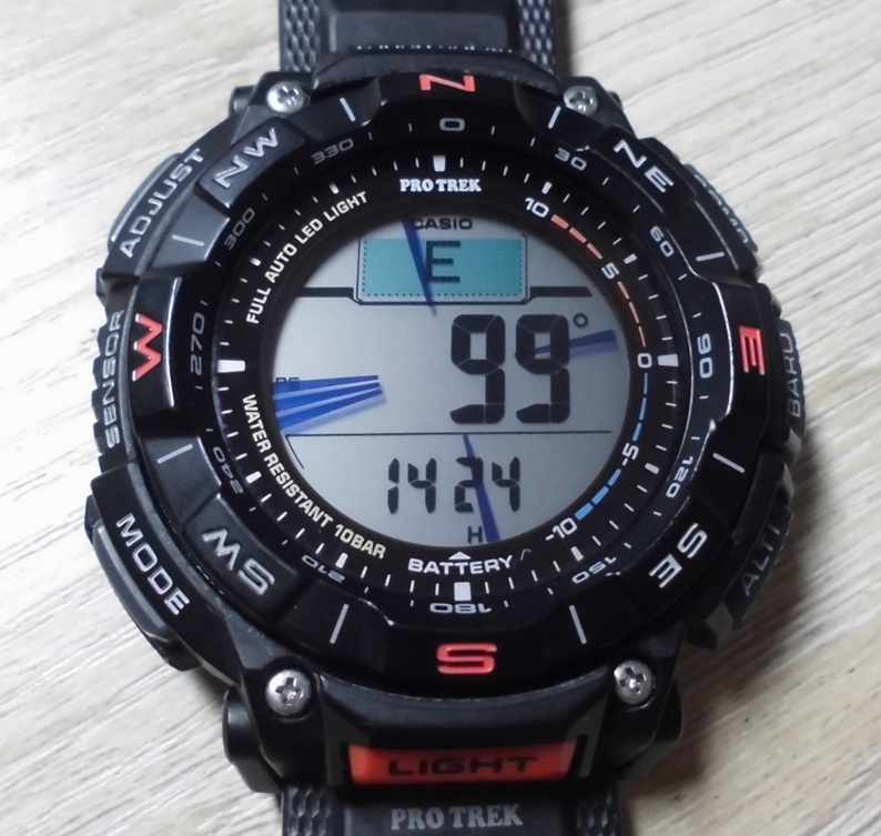 美品！送料３９０円～カシオ プロトレック PRG-340-1JF 方位 高度 気圧 温度 計測可能 タフソーラー PROTREK レターパック両方OK