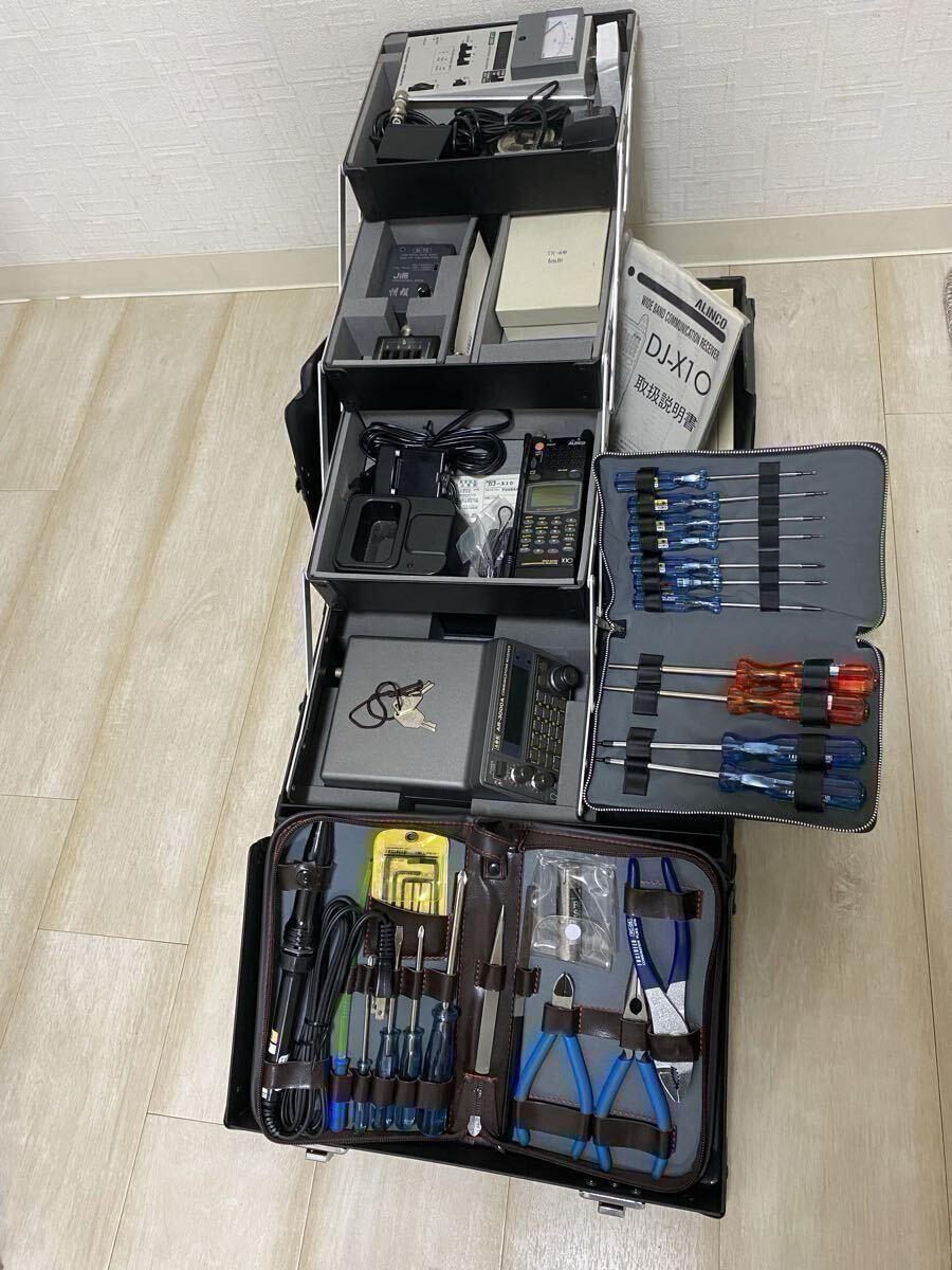 美品 広帯域受信機　AOR AR-3000A /クラニシ ロケーションアナライザー LA-300 /ALINCO DJ-X10/TK-400/工具類セット/ケース(鍵付き)