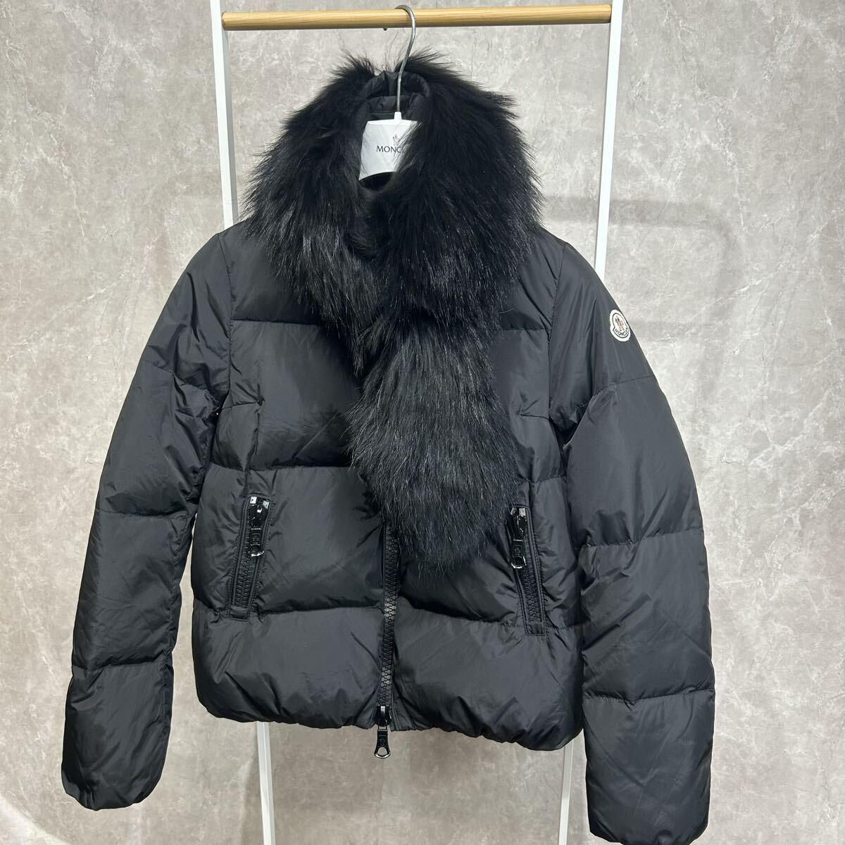 【美品】MONCLER モンクレール ダウンジャケット ブラックリアルファー黒00