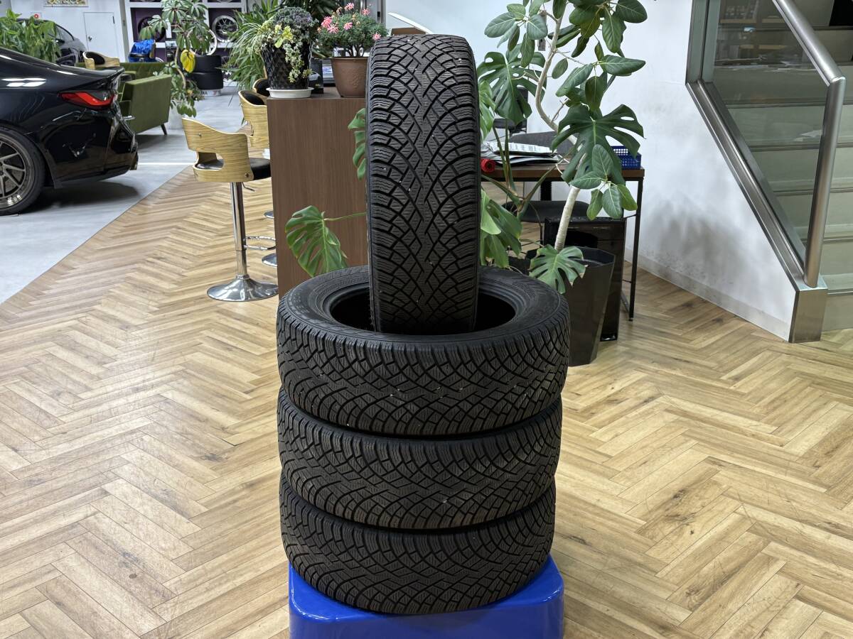 ノキアン NOKIAN ハッカペリッタ R5 SUV スタッドレスタイヤ 215/60R17 4本セット 中古
