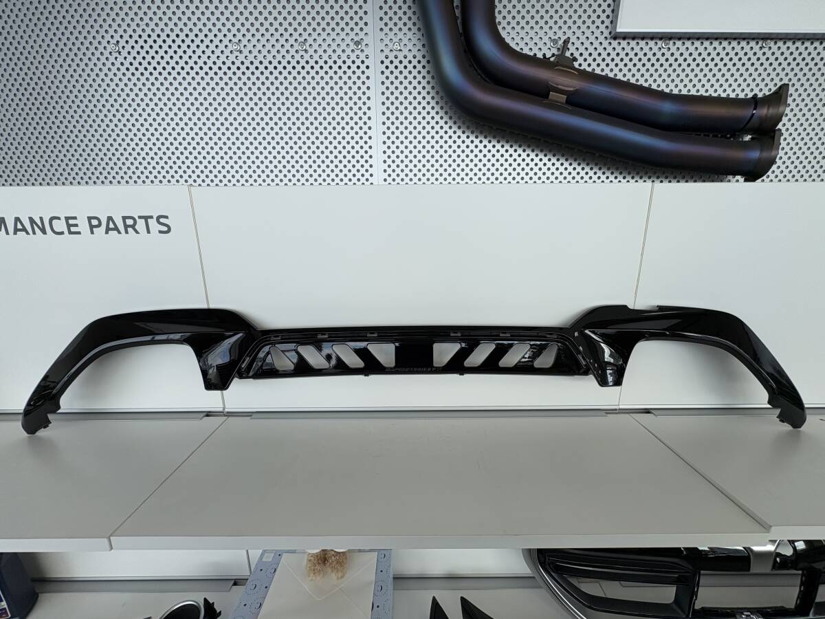 新品！送料込み♪BMW M PERFORMANCE PARTS リアディフューザー G20 M340i 前期用 51122455861 25020 Mパフォーマンス