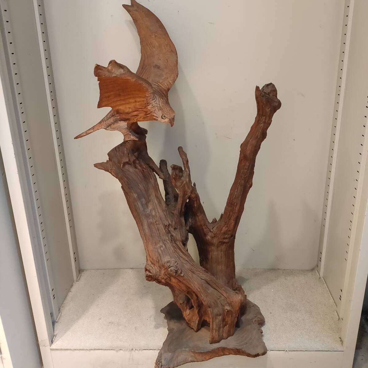 121503●木彫り 鷹 高さ92cm 印有 焼印 天然木 流木台座 置物 インテリア●