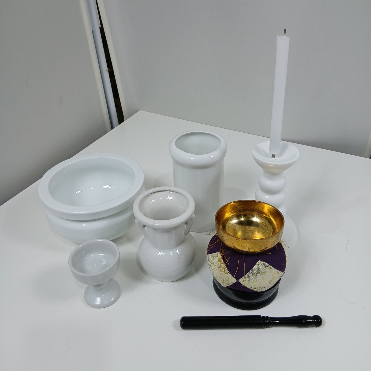 #1285 仏具セット ロウソク立てネジ式 ホワイト 陶器製 香炉 仏壇/和歌山県にて引き取り大歓迎