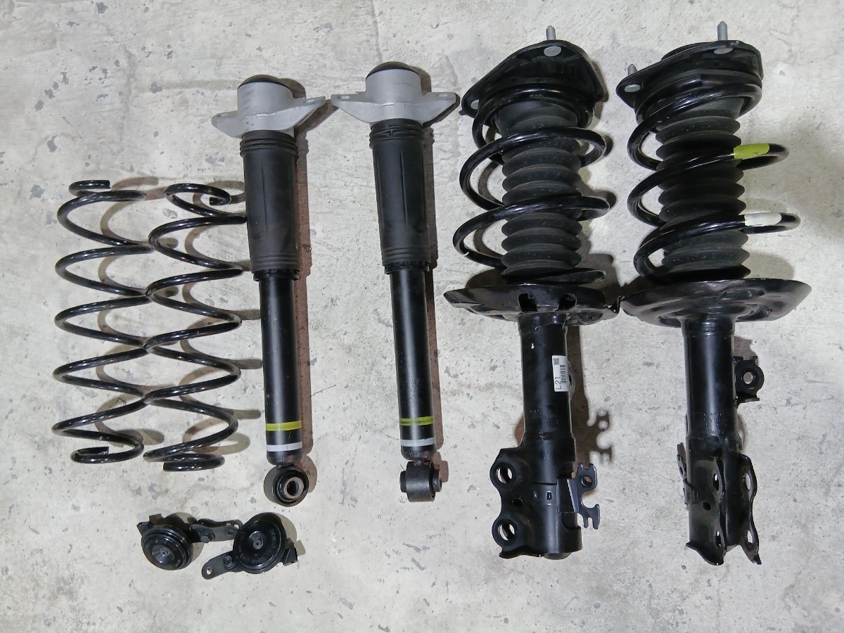 #1219 PRIUS プリウス ノーマル サスペンション サス ショックアブソーバー スプリング ホーン/和歌山県にて引き取り大歓迎