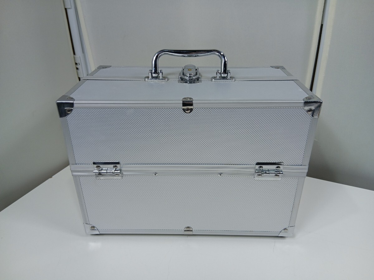 #1234 ハードケース メイクボックス アタッシュケース 鍵付き シルバー/和歌山県にて引き取り大歓迎