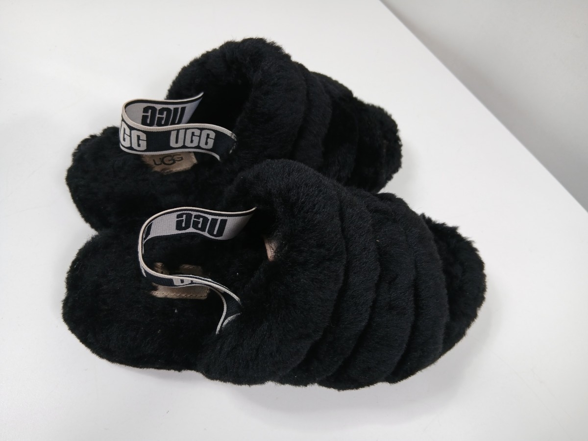 #1341 UGG アグ ブラック ファー サンダル フラッフ 21cm/和歌山県にて引き取り大歓迎