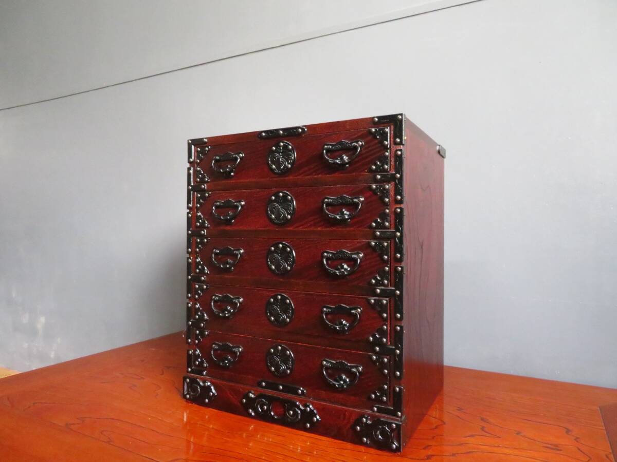美品 伝統工芸 桜木作 岩谷堂箪笥 五段整理箱A4 欅 南部鉄器金具 鋲打ち 中桐 小箪笥 小引き出し