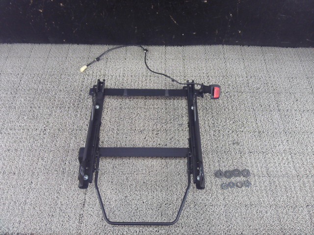 ☆ スイフト ZC32S 　運転席シートレール　カワイ製作所　 