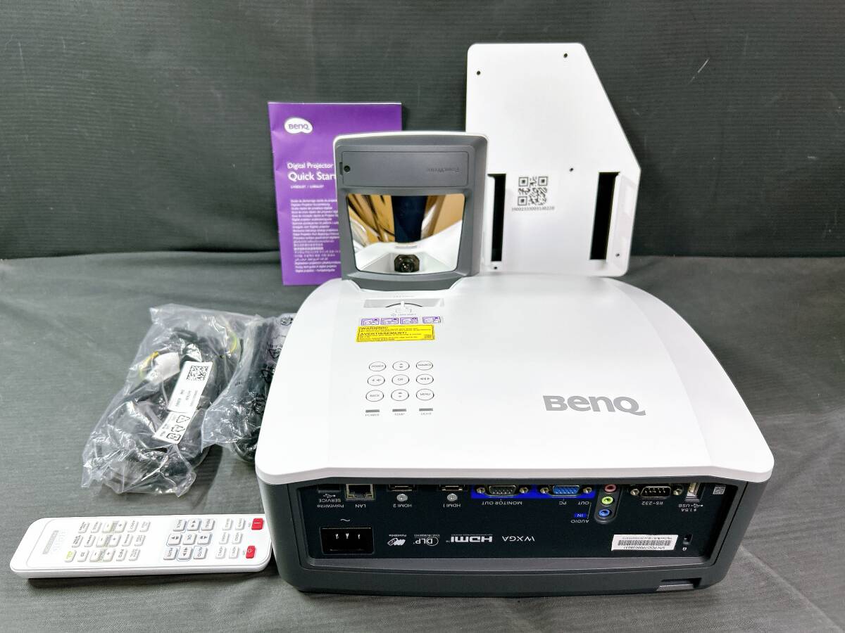【美品/ランプ時間:0時間】BenQ LW855UST 3500ルーメン 超短焦点 プロジェクター/動作品/WALL MOUNT付属