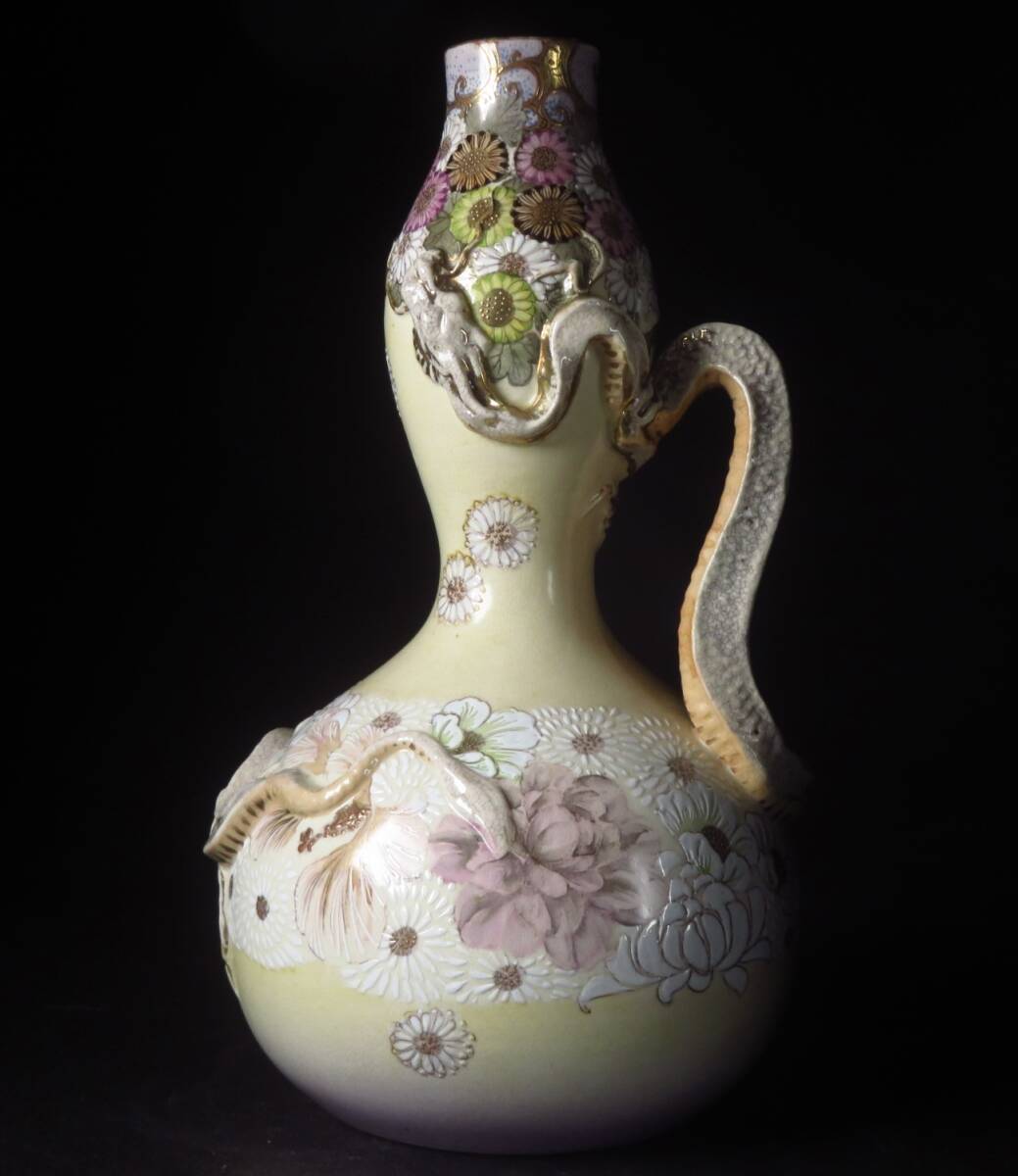 【SAKURAYA】細密立体彫刻の希少な作品【京薩摩 龍巻百花文瓢形花瓶】薩摩焼 細密絵付 飾壺 壷 骨董品 古美術品 時代 美品 高さ30cm