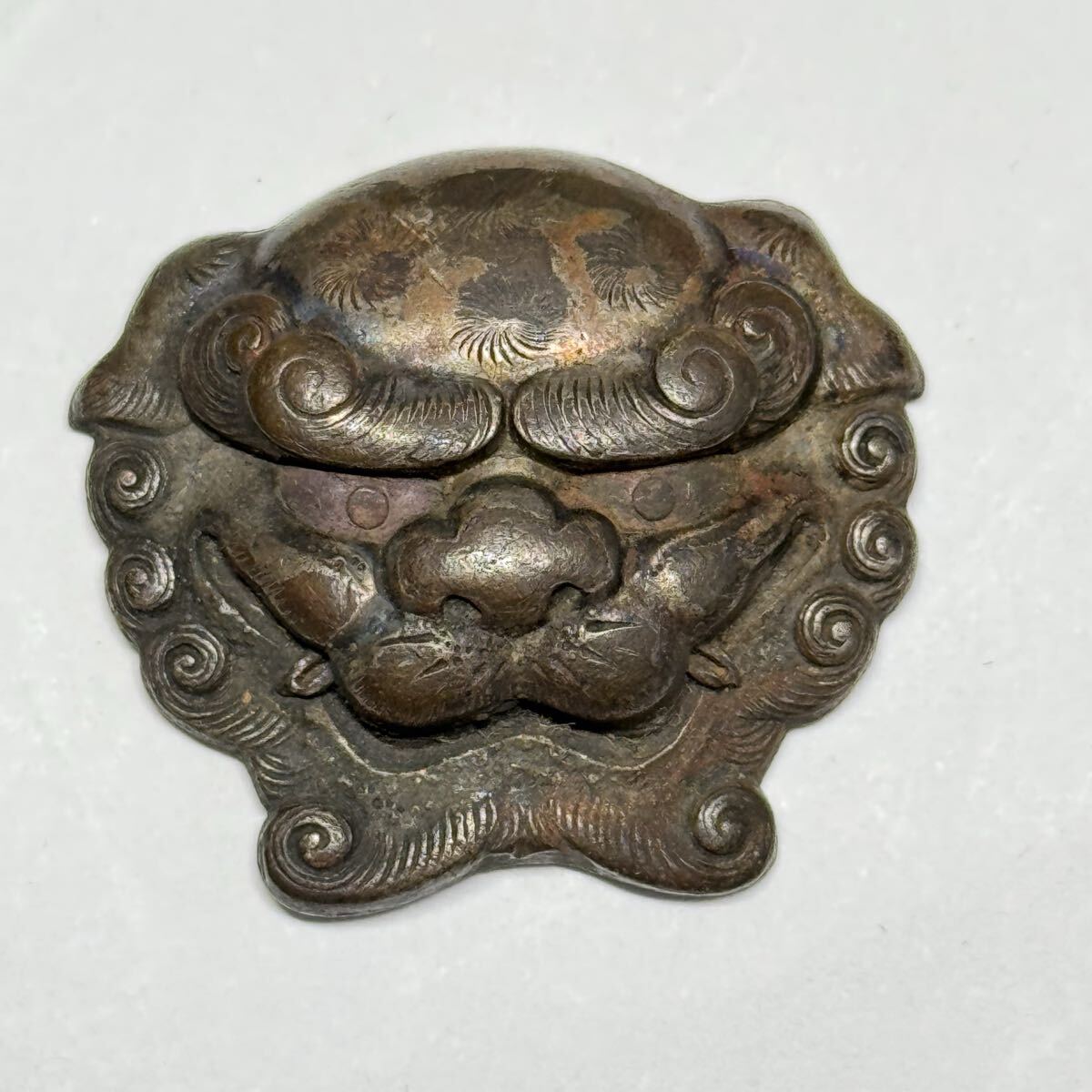 時代 獅子面図 容彫 四分一地 金工 細密作 前金具 鞘金具 （検） 煙草入れ 前金具 刀装具 鞘金具 拵え 金工