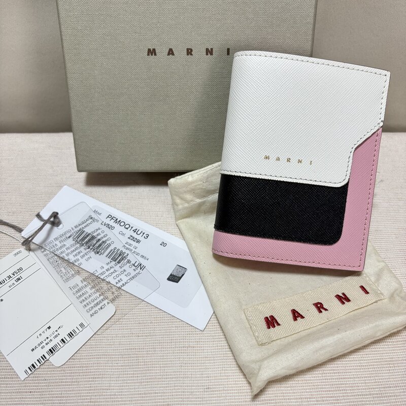 新品未使用 MARNI マルニ PFMOQ14U13 二つ折り財布 ウォレット サフィアーノ レザー ホワイト ブラック ピンク IW512AA05MRN
