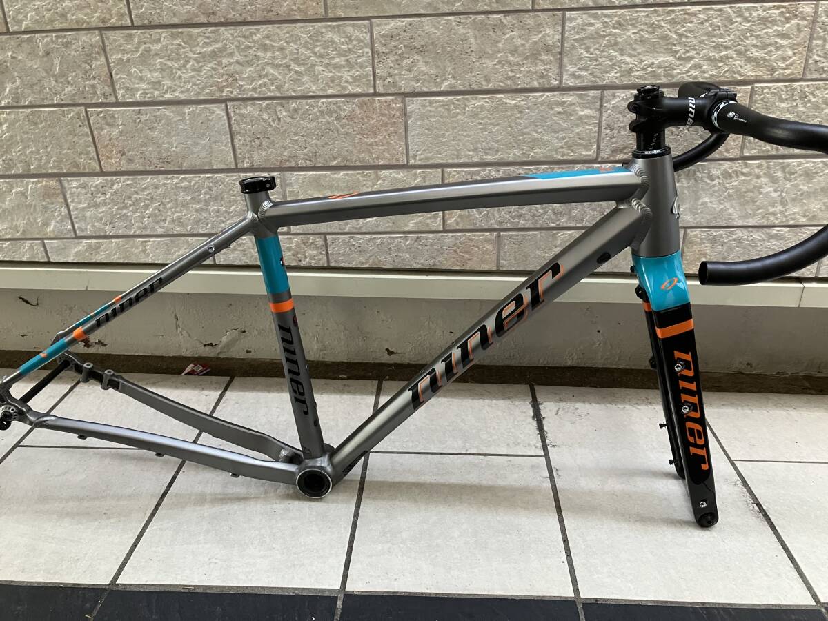 美品中古NINER RLT9　アルミ　グラベルフレームセット　ディスクブレーキ　ハンドルヘッドセット付　小傷あり　50サイズ