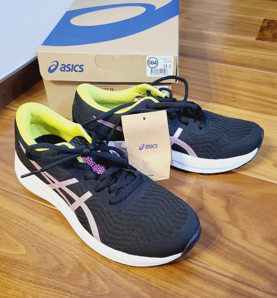 24.0㎝　アシックス　ランニング　PATRIOT 12　レディースシューズ　1012A705　ブラック　イエロー　箱あり　タグ付き　未使用　