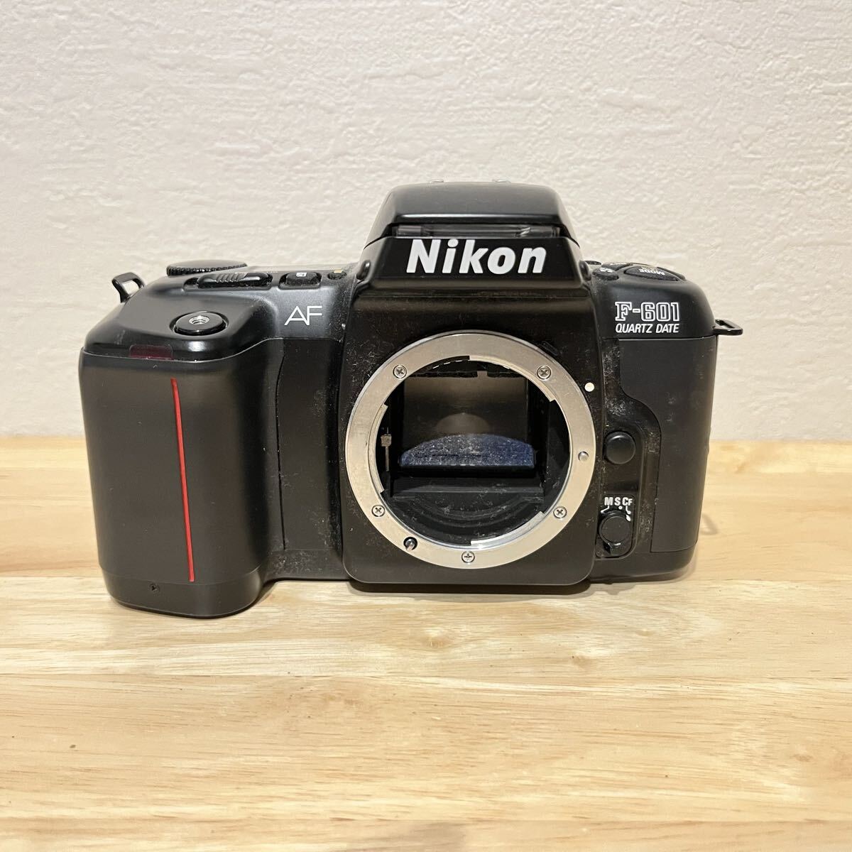 【23-12E】Nikon ニコン F-601 QD ボディ フィルムカメラ 一眼レフカメラ 動作未確認