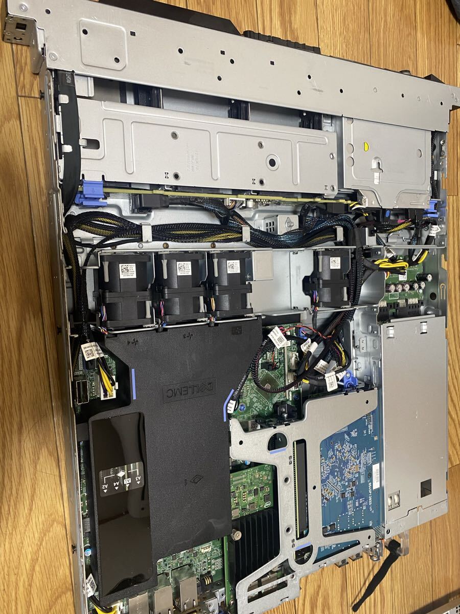 D5L053 中古　DELL EMC R340 Xeon E-2144G SR3WM 3.6GHZ 動作保証(PSU以外)