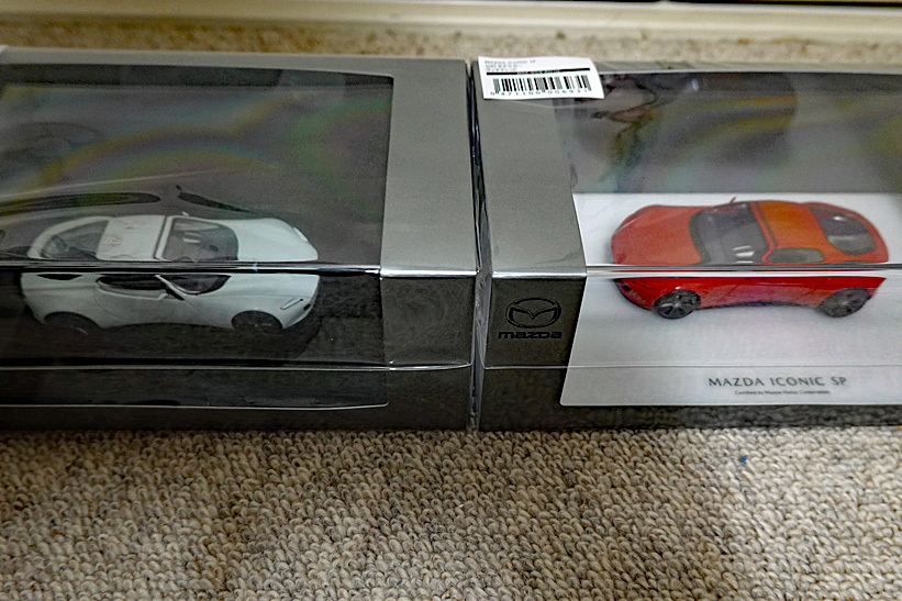 マツダ Mazda ICONIC SP モデルカー VIOLA RED / SHELL WHITE の計2台 1/43 ☆未開封品★