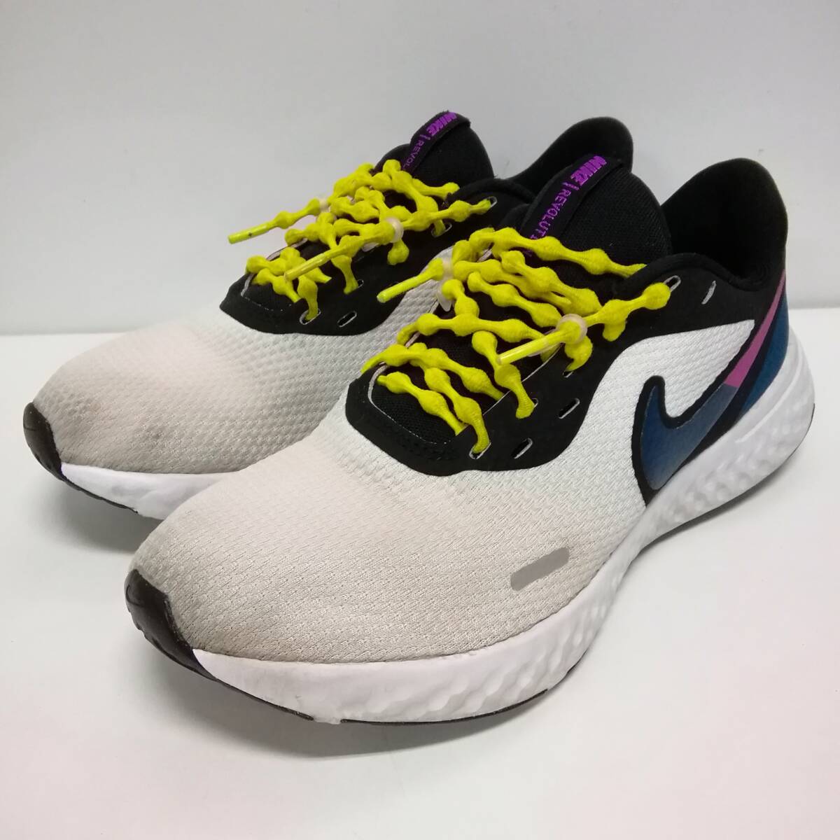 NIKE ナイキ ランニングシューズ スニーカー 靴 24cm BQ3207-102 REVOLUTION 5 レボリューション ホワイト