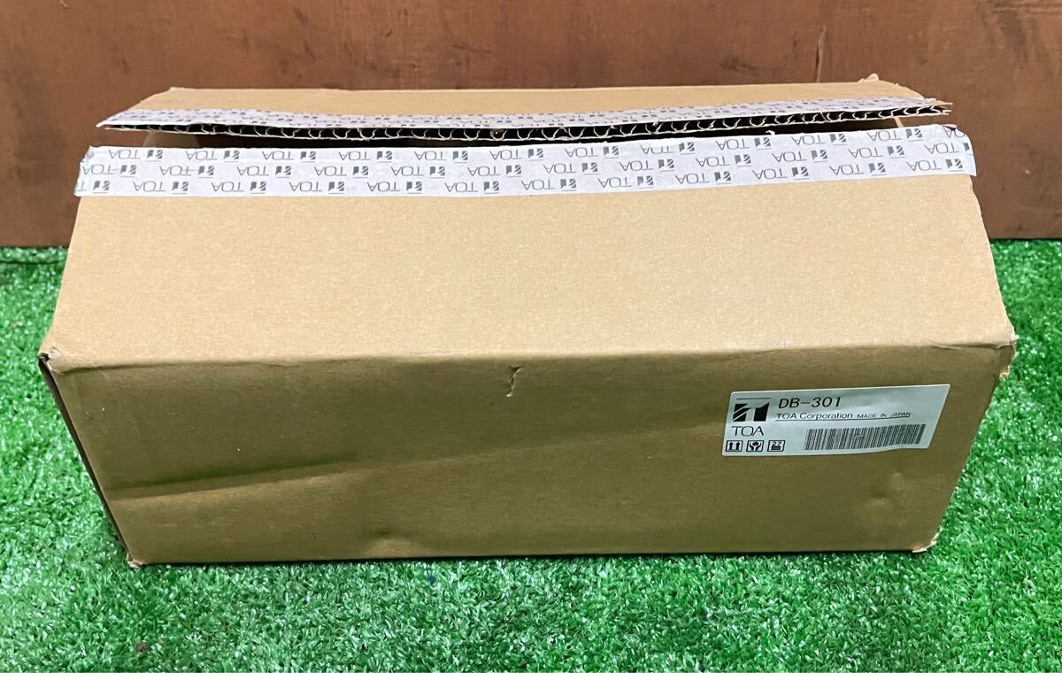 TOA スピーカー回路分割装置（壁面取付用）DB-301