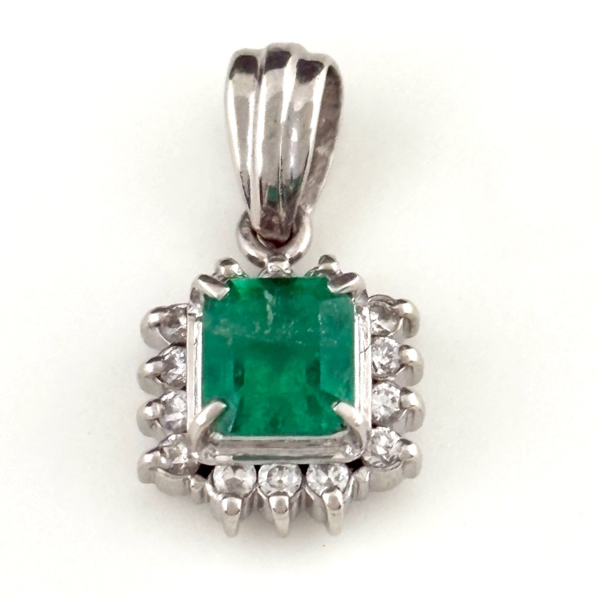 エメラルド ペンダントトップ プラチナ メレダイヤ ペンダントトップ Pt900 エメラルド ダイヤモンド レディース 【中古】