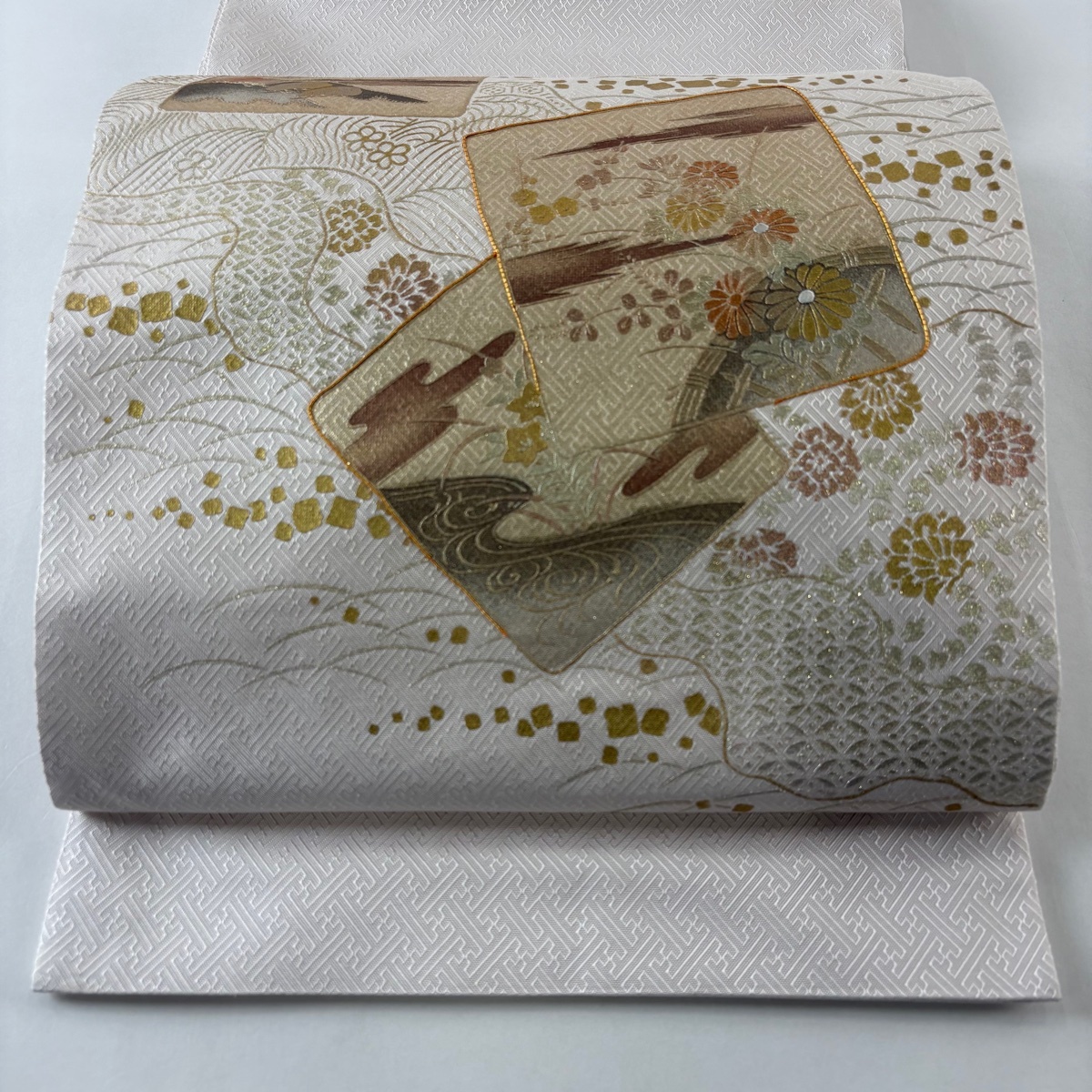 【在庫一掃】 【美品】 袋帯 秀品 色紙 草花 金糸 金銀彩 薄ピンク お太鼓柄 正絹 【中古】