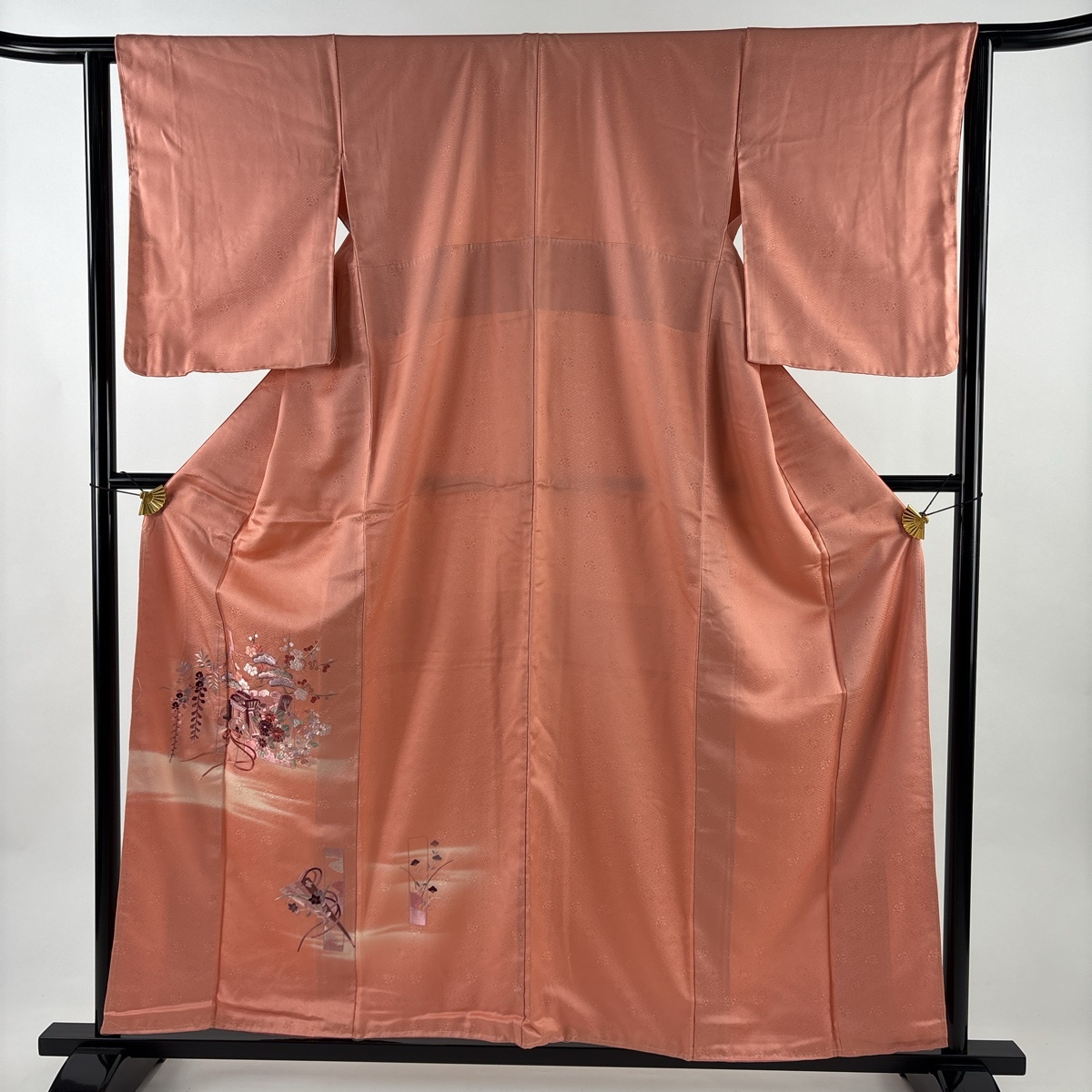 【在庫一掃】 【美品】 付下げ 身丈159cm 裄丈62.5cm S 袷 御所車 草花 刺繍 銀糸 ピンク 正絹 秀品 【中古】