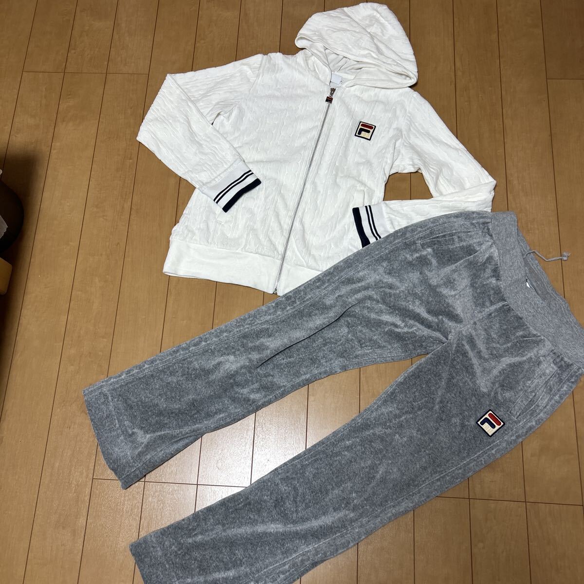 FILAフィラ　テニスウエア セットアップ 上下セット スウェット パーカー　ホワイト　グレー　パンツウォーミングアップ